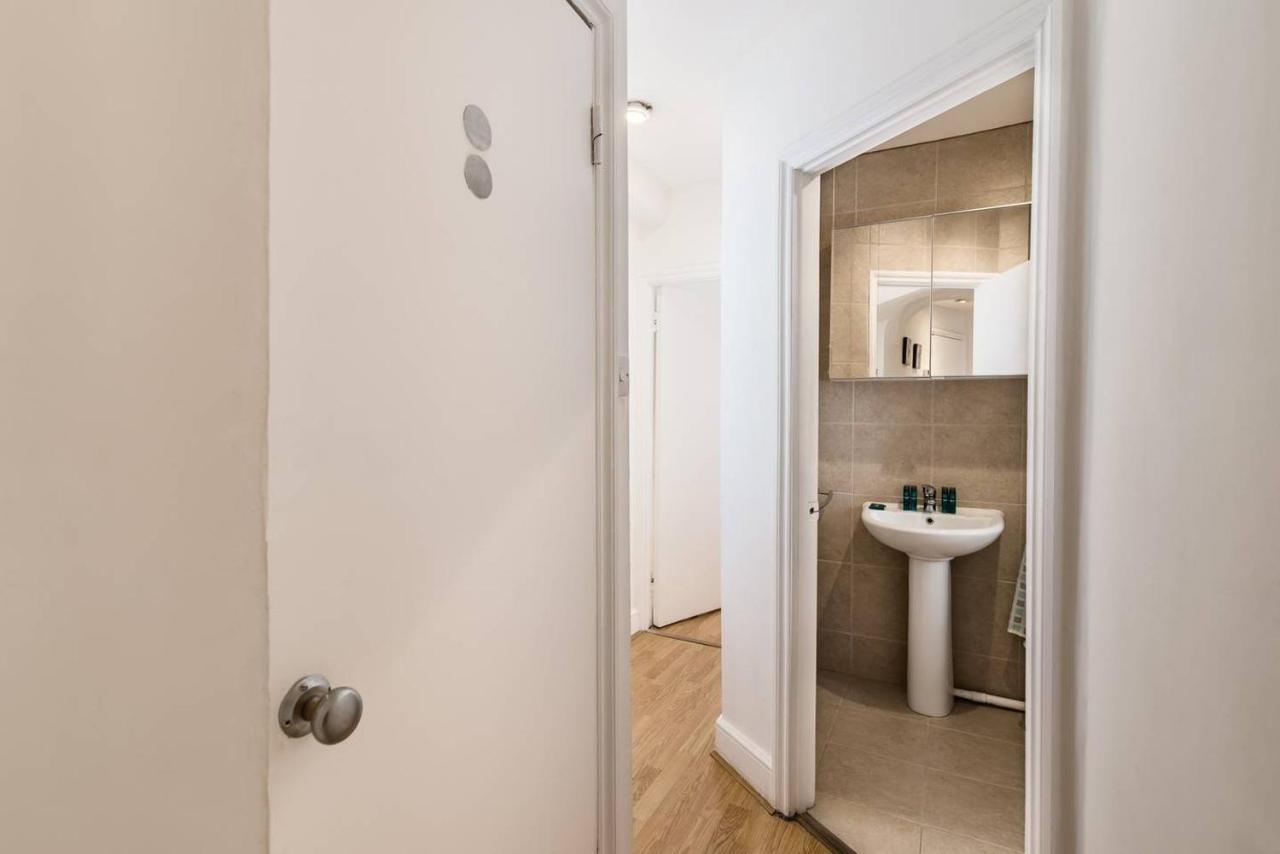 2Br Spacious Flat In West Kensington Fits 6! London Exterior foto